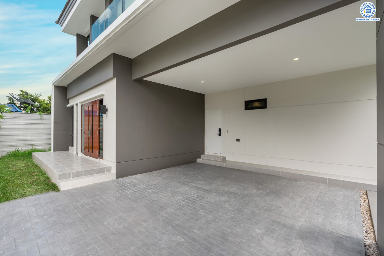 บ้านมือสองตกแต่งใหม่ ม.เดอะซิตี้ ราชพฤกษ์-ปิ่นเกล้า หลังมุม เนื้อที่ 71.8 ตร.ว. ดีไซน์ตอบทุกไลฟ์สไตล์ ฟังก์ชัน 3 ห้องนอน 5 ห้องน้ำ 1 ห้องอเนกประสงค์ 1 ห้องแม่บ้าน จอดรถได้ 2 คัน บนทำเลติดถนนใหญ่ เชื่อมต่อทุกเส้นทาง ใกล้รถไฟฟ้าสายสีม่วง "สถานีบางรักใหญ่" และจุดขึ้นทางด่วน "ศรีรัช"